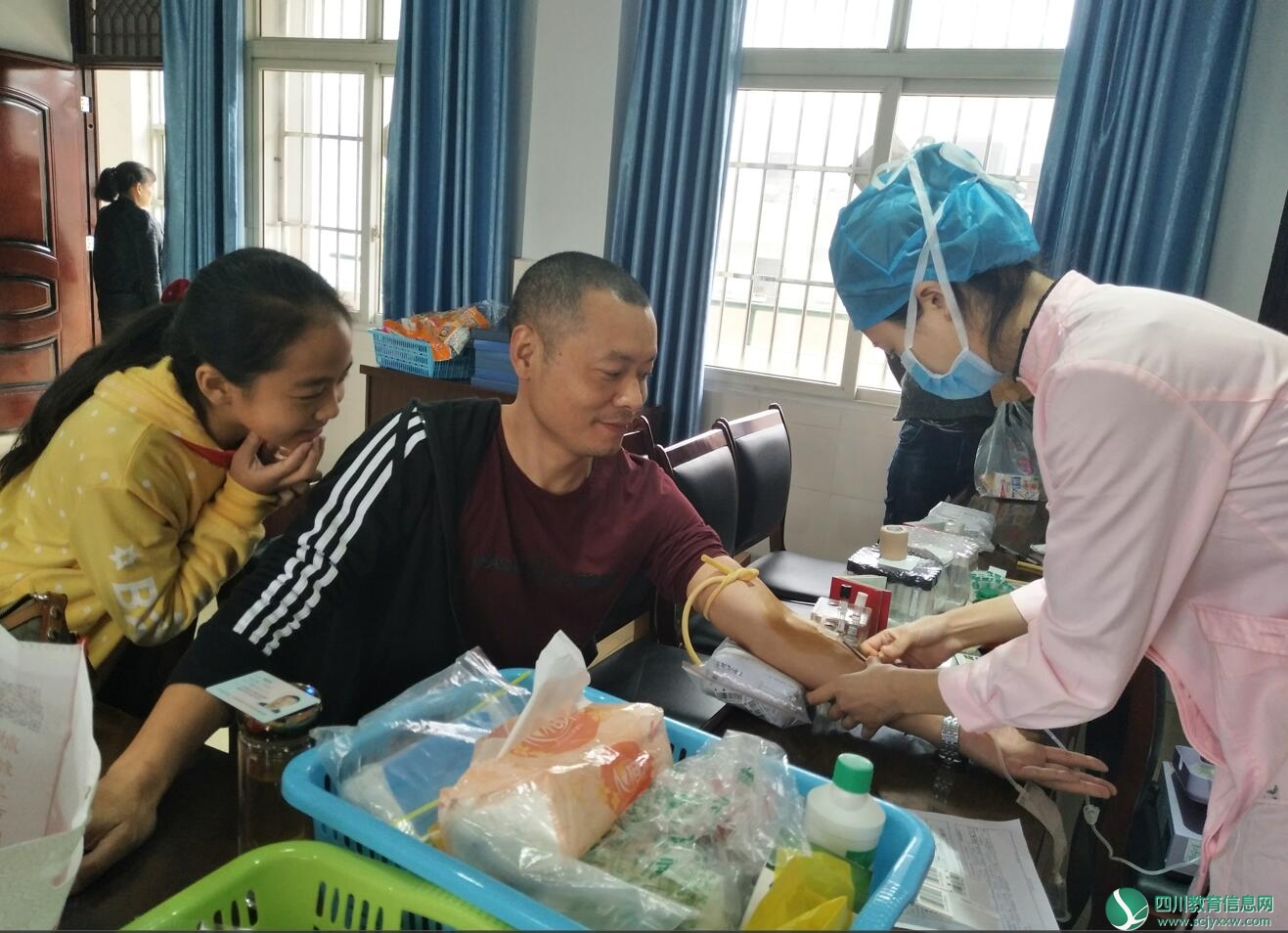 天宫庙小学教师积极参加无偿献血