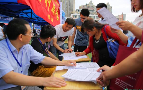 6月17日，百余所大学将齐聚遂宁，为考生答疑解惑