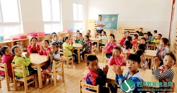 甘洛：83名小朋友跟