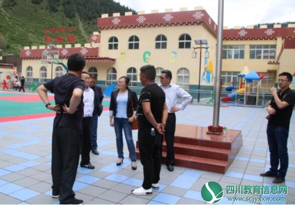 甘孜州教育局局长徐杰一行赴新龙县检查指导教育工作