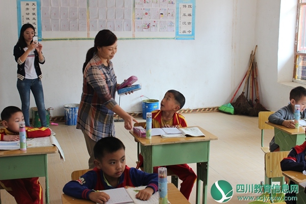川北幼儿师范高等专科学校助力红凤村小教育扶贫