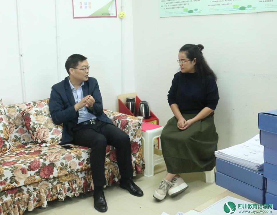 市教育局副局长严君昌到河东实验幼儿园督查安全工作