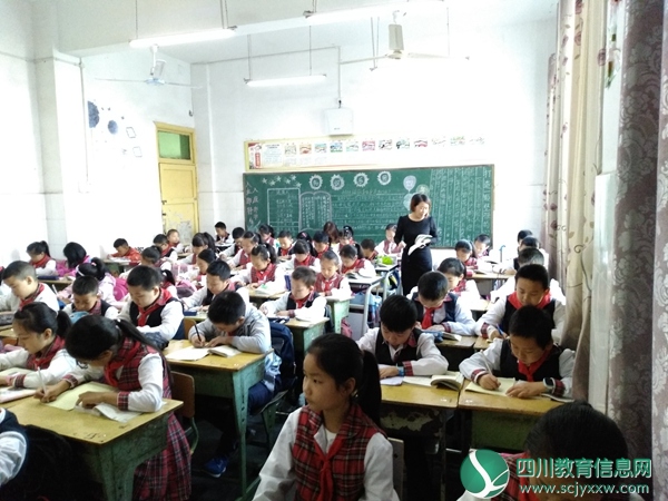 筑牢教育质量的防线——剑阁县龙江小学校接受县教育局教育教学视导