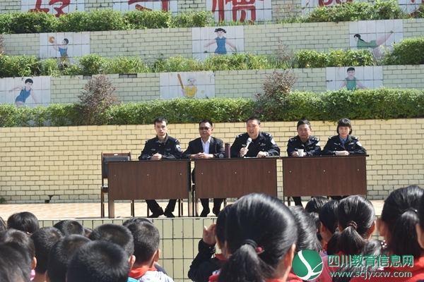 珍爱生命 远离毒品——安居区西眉镇派出所民警到富果初中开展禁毒知识讲座