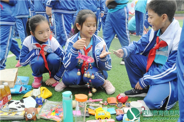 市四中（市实验学校）举行扶贫义卖献爱心活动