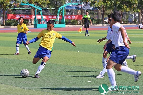 5.大脚（小学男子组） 花景剑摄.JPG