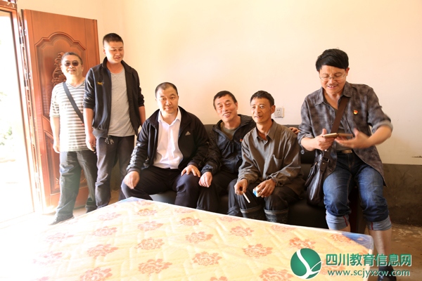 市三中校级班子深入小槽村慰问帮扶户