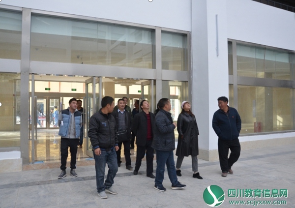 省民族地区教育发展项目检查组赴新龙县检查指导工作