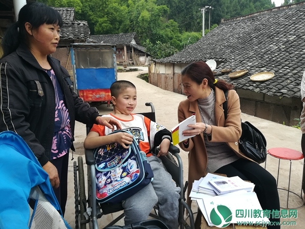 兴旺明德小学开展慰问及“送教上门”活动