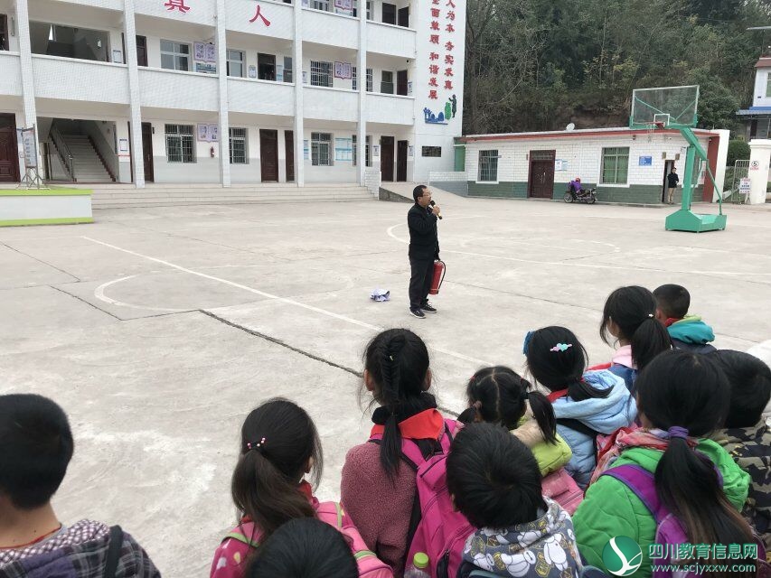 真武小学多举措常态化推进校园安全工作