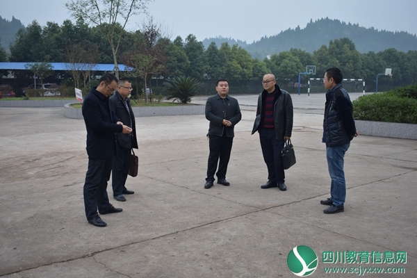 安居区三家督导组对玉丰初中视导