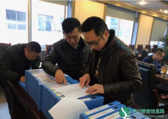 遂宁二中迎接实验教学评估检查