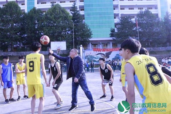 三家中学举行第十二届校园篮球赛