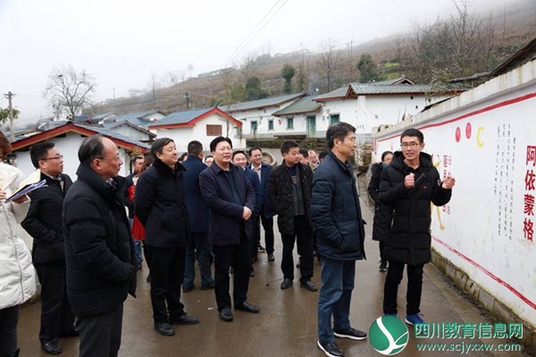 省委教育工委书记、省教育厅厅长朱世宏一行赴雷波县调研慰问纪实