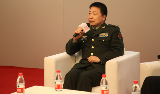 航天英雄杨利伟做客电子科大“成电讲坛”