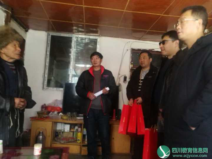 绵虒中学用心开展“两联一进”工作 全心全意为群众服好务