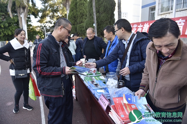 市教育和体育局参加2019年全市“三下乡”活动