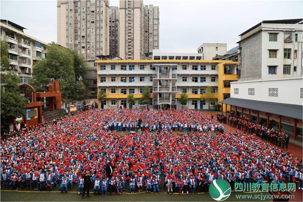 万源市太平镇小学为梦想唱响春天的奋进之歌