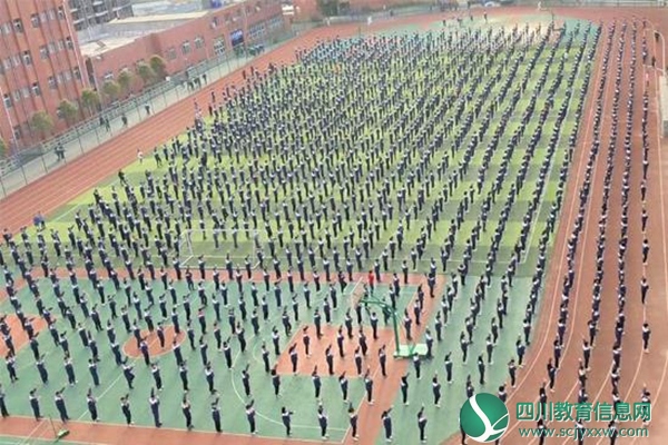 宣汉县第二中学：巴人炫舞风靡校园 师生大课间形式多样