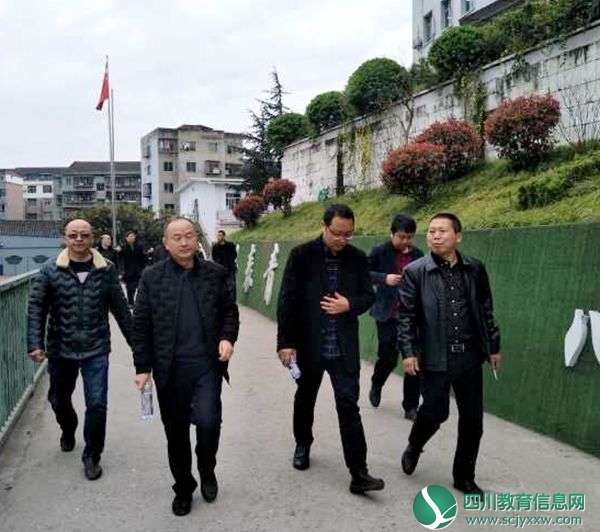检查校园 副本.jpg