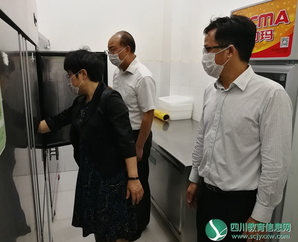 马晓凤副市长督查学校安全工作