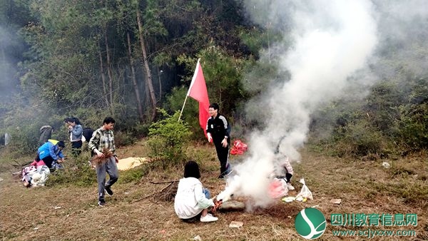 第一缕炊烟寥寥升起_副本.jpg