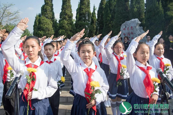 攀枝花市中小学广泛开展缅怀先烈活动
