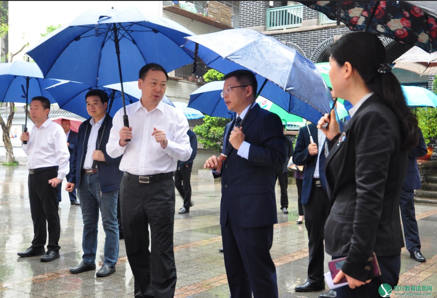 遂宁市市长邓正权到遂宁中学调研指导工作