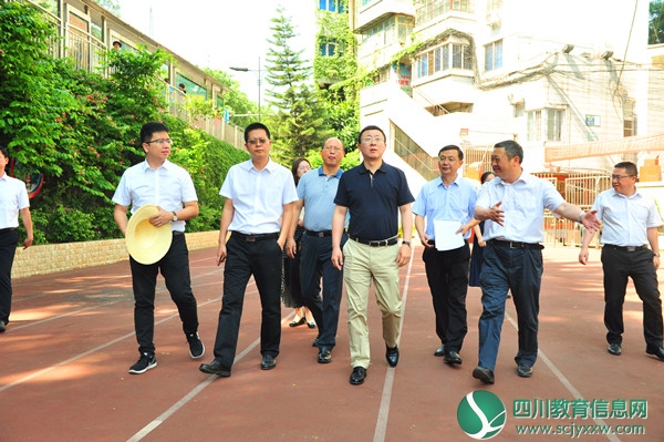 市二中：李文飞副市长实地调研办学用地需求