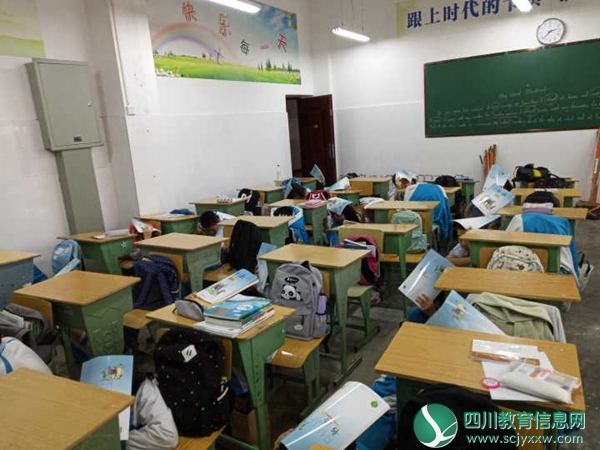 1d18e7fbc79303fd_ABC看图.jpg