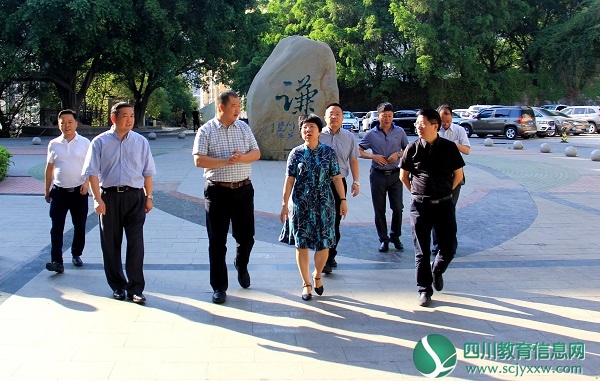 马晓凤副市长看望慰问高三毕业班教师