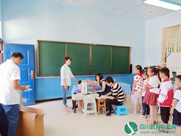 东禅小学：开展碘缺乏病监测活动1.jpg
