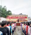 翠屏区孔滩镇小学校开展 “小手牵大手,共创文明城” 主题教育活动