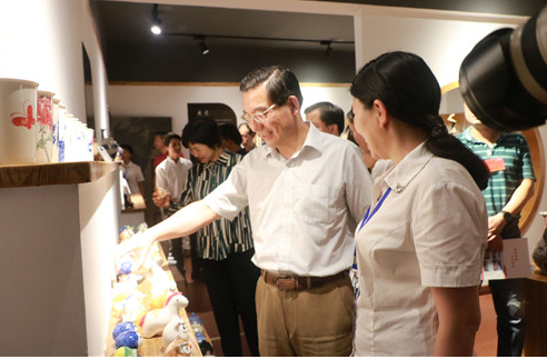 全国政协常委、民革中央副主席李惠东调研广外