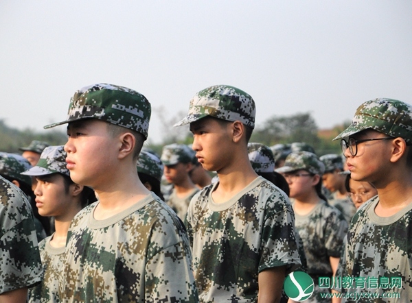 学生近景_副本.jpg