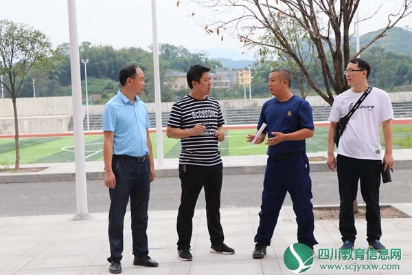 市综合督查组深入甘棠初中督查开学工作