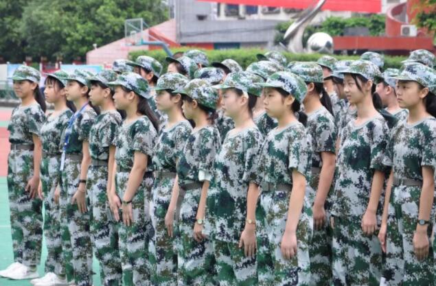 遂宁中学举行初2022级国防教育开营仪式