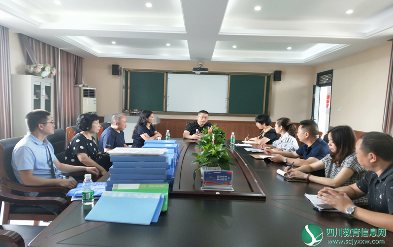 何百舸前往国开区开展秋季开校检查暨教师节慰问工作