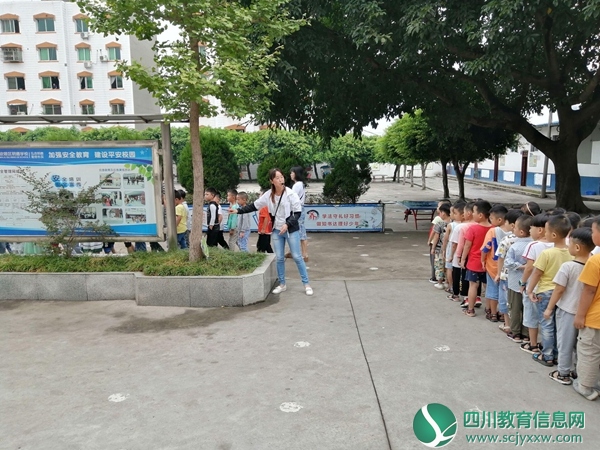 安居明德学校开展新生入学活动