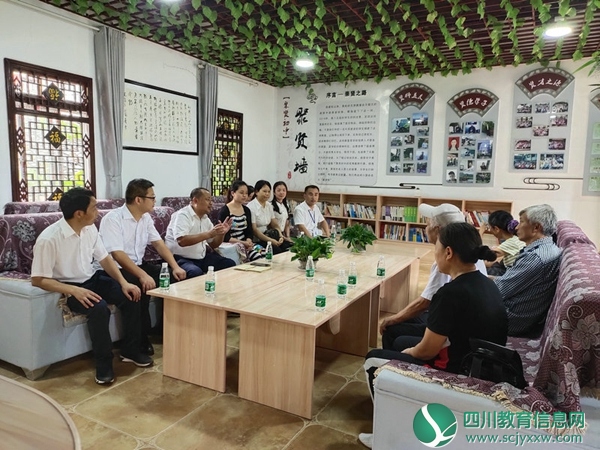高新区党工委副书记徐毅到聚贤镇慰问教师
