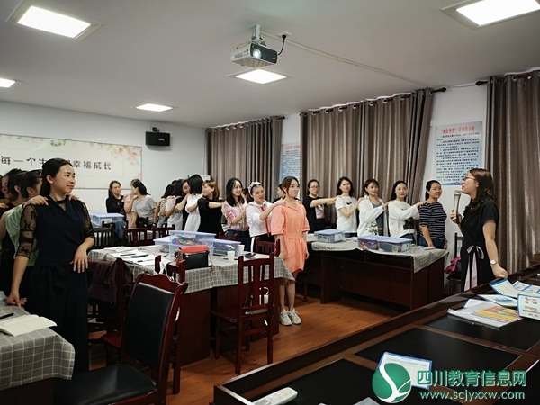顺城街幼儿园开展数学和语言领域专题培训学习