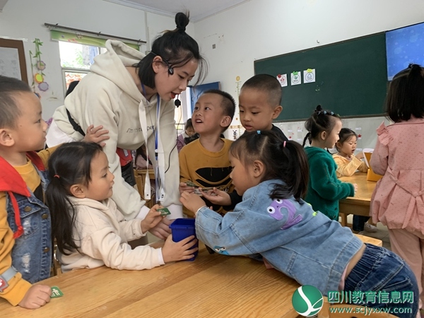 琼江路幼儿园开展新教师入园课教研活动