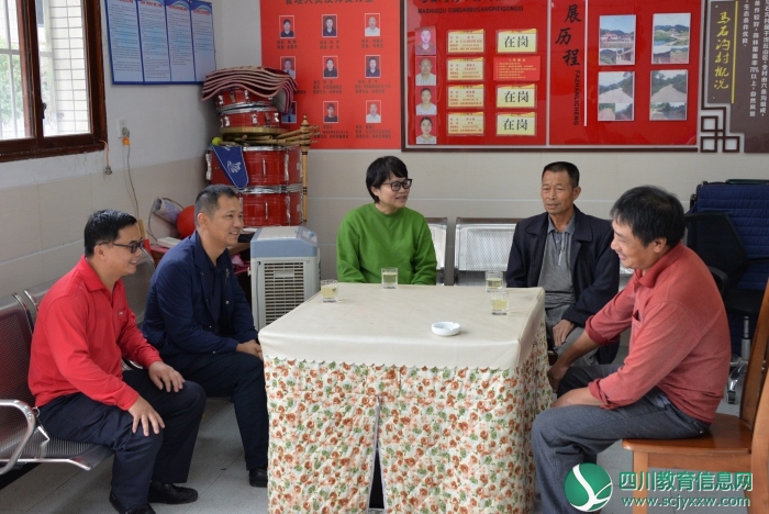 川南幼儿师范高等专科学校校党委书记罗慧赴帮扶点马石沟村调研并看望驻村干部