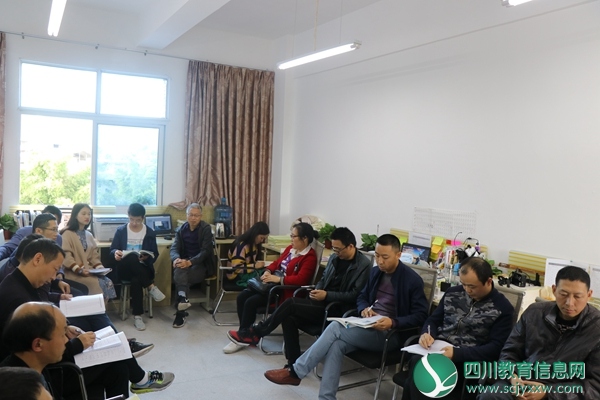 开江县甘棠初级中学分组举行教学研讨活动