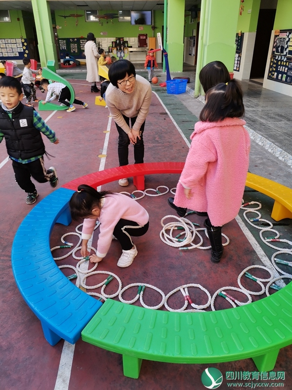 汶川二幼开展晨间体育锻炼观摩活动 (4).jpg