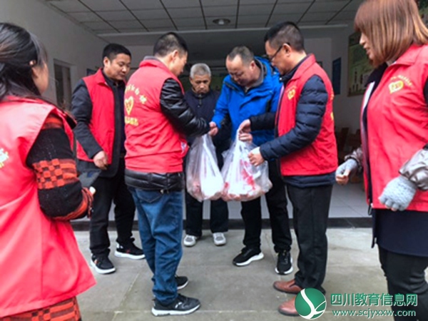 什邡市红白小学支部开展“不忘初心，牢记使命”主题活动