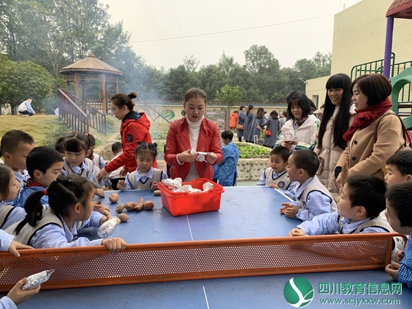安居区琼江路幼儿园 走进船山区唐家幼儿园开展观摩学习