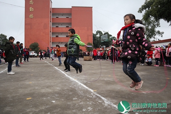 翠屏区孔滩小学举行2019年冬季运动会