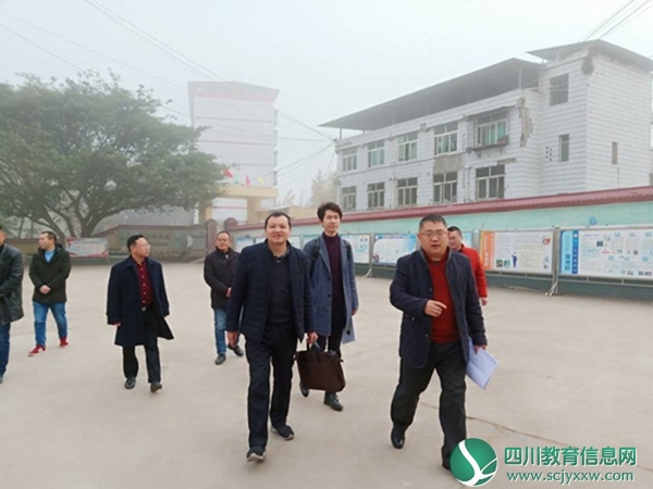 西南大学一行来到东禅小学 开展演讲活动