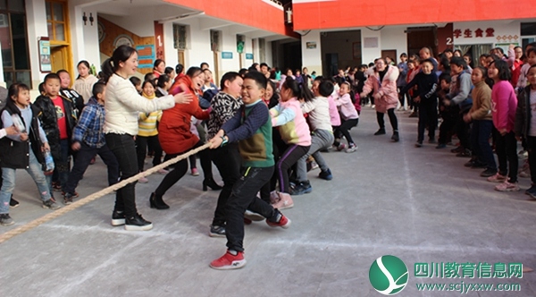 图为拔河比赛.jpg